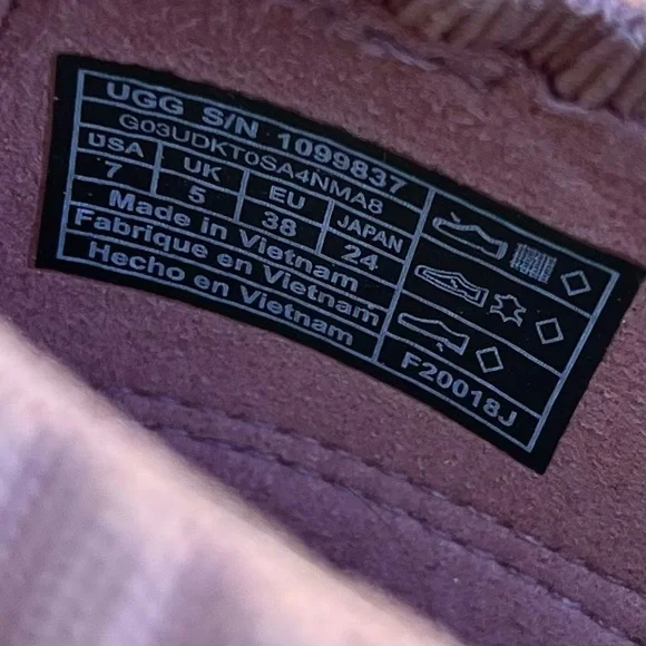 Women’s Ugg Willows Sneakers in Mauve Pink (7) - Picture 7 of 10